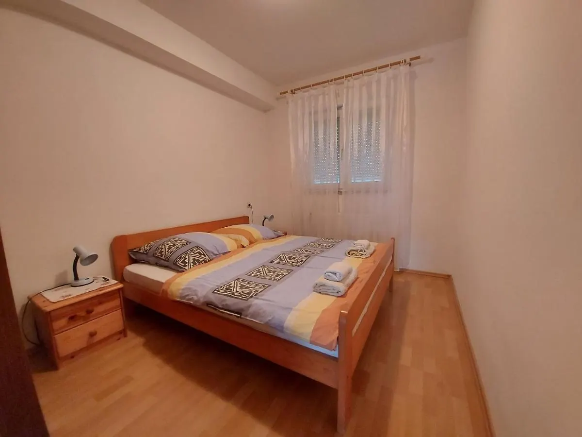 Apartment Pezic 克尔克
