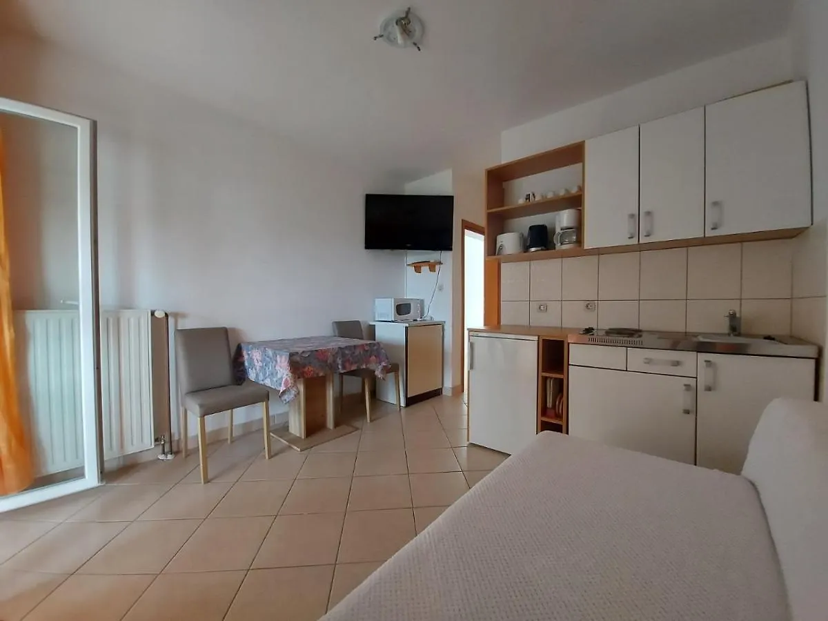 Apartment Pezic 克尔克