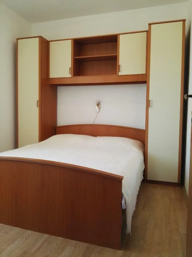 Apartment Pezic 克尔克