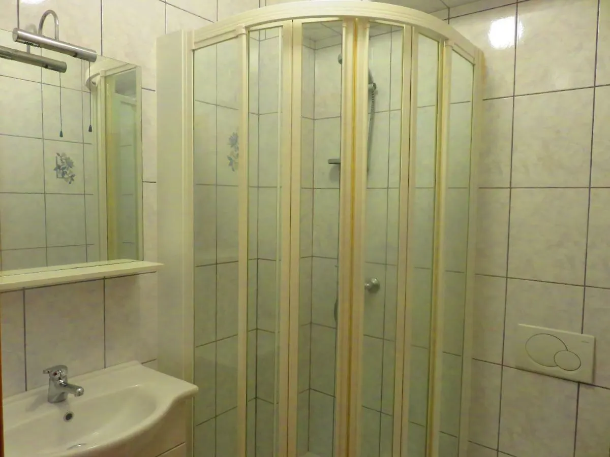 Apartment Pezic 克尔克 0*,